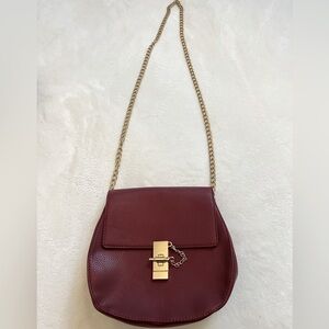 👜🆕 NWOT Karla Hanson Elegant Burgundy Chain Shoulder Bag